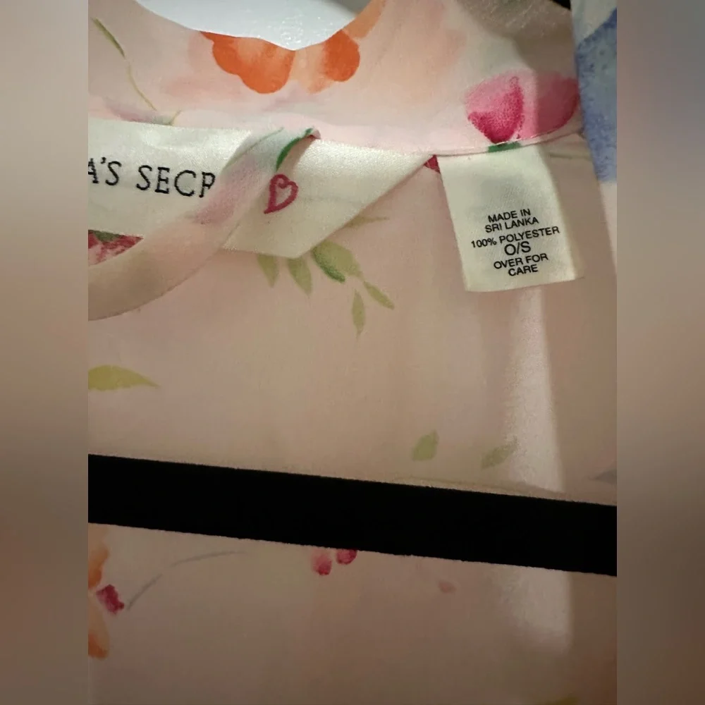 Victoria Secret Robe - Picture 3 of 3